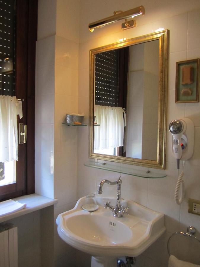 Hotel Villa Castellani Mogliano Pokoj fotografie
