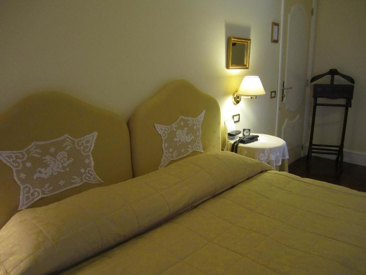 Hotel Villa Castellani Mogliano Pokoj fotografie